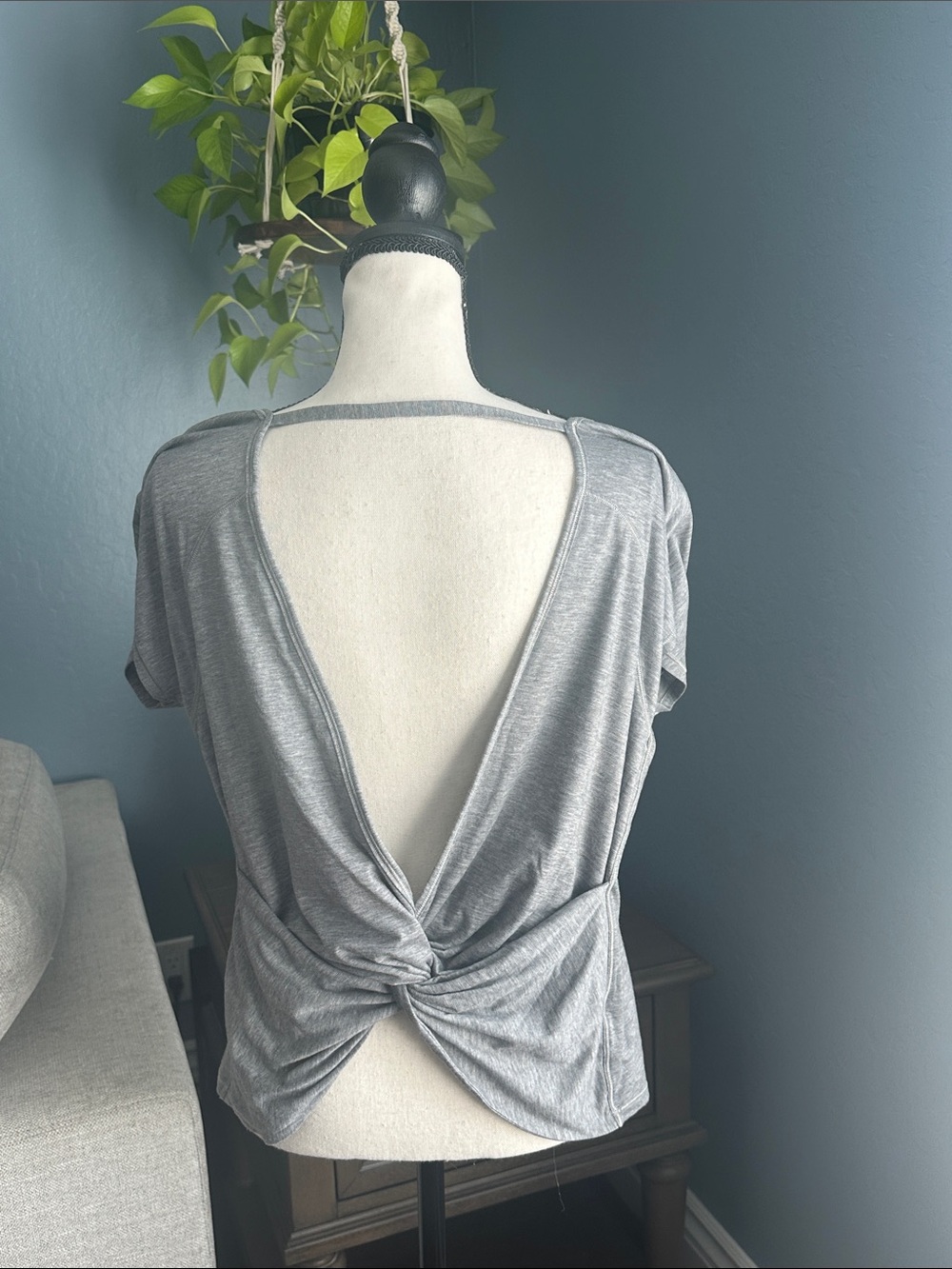 Lululemon Open-Back Twist Tee - Gray